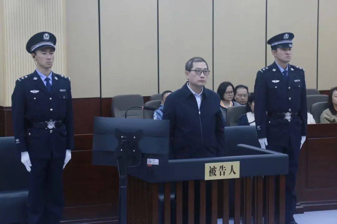 皇冠信用盘在线申请
_被控受贿超3500万元皇冠信用盘在线申请
,安徽省交通控股集团原副总经理夏柱兵受审