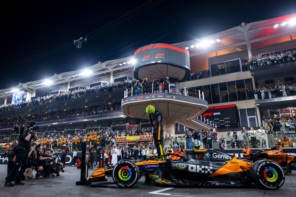 比利时足球_诺里斯首夺F1车手总冠军比利时足球,维斯塔潘虽败犹荣