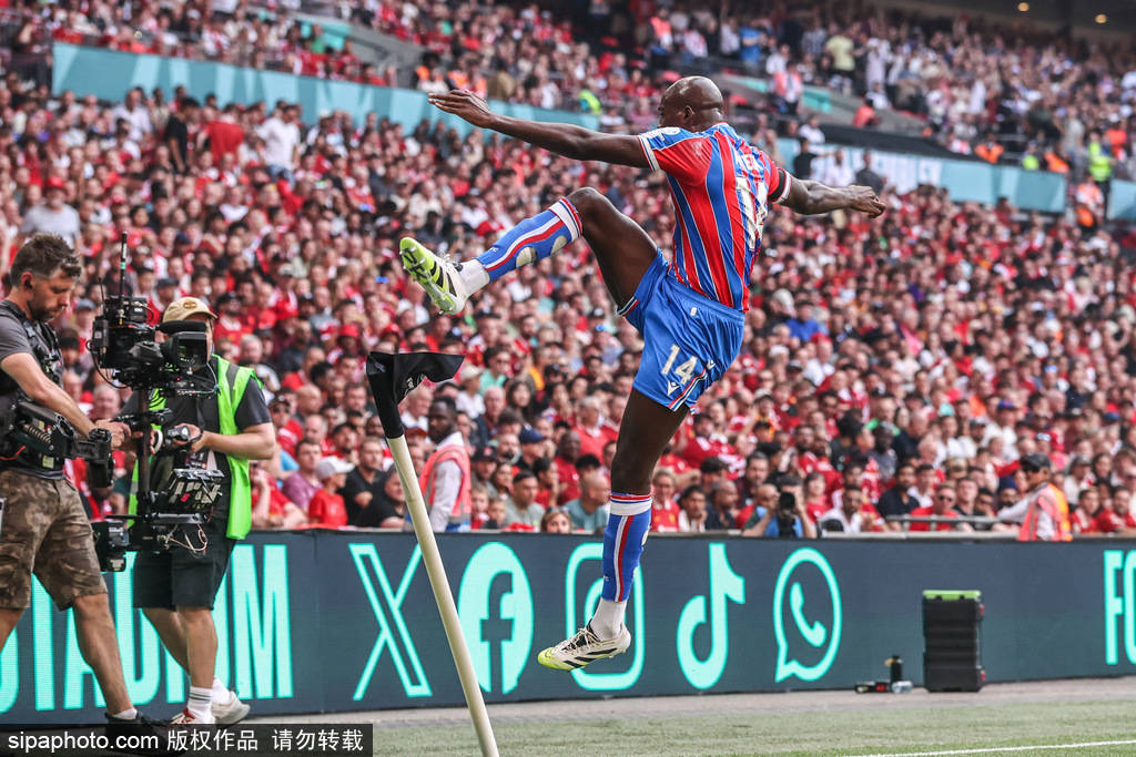 皇冠信用平台出租出售
_格伊留队意愿强烈皇冠信用平台出租出售
，水晶宫后防线再迎挑战！利物浦瞄准英超新星，转会市场暗潮涌动