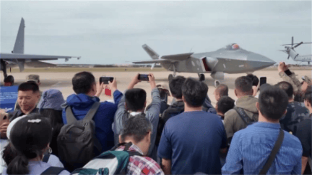 斯温登vs 哈洛贾特_过于落后可以展示?歼20大方展示斯温登vs 哈洛贾特,“野兽模式”强压F35一头